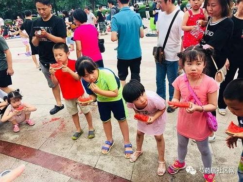 吃瓜表演图片,一场别开生面的吃瓜表演盛宴