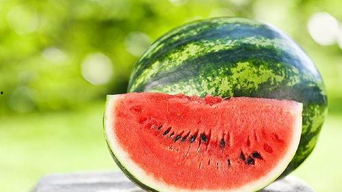 西瓜吃瓜吃瓜,西瓜吃瓜吃瓜，尽享清凉时光